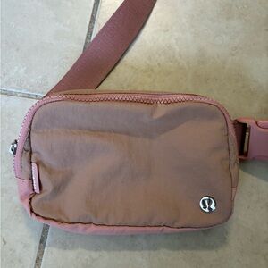 Lululemon Everywhere Belt Bag